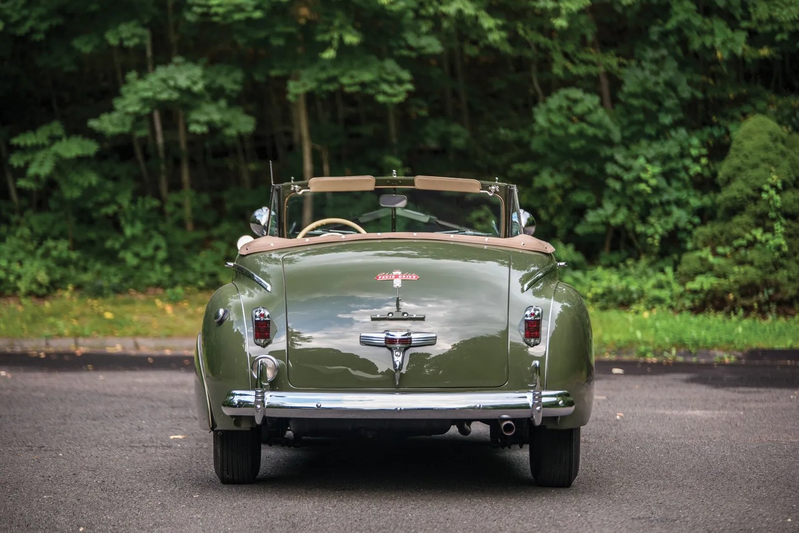 Chrysler_New_Yorker_1_generation__Cabrio__8.jpg