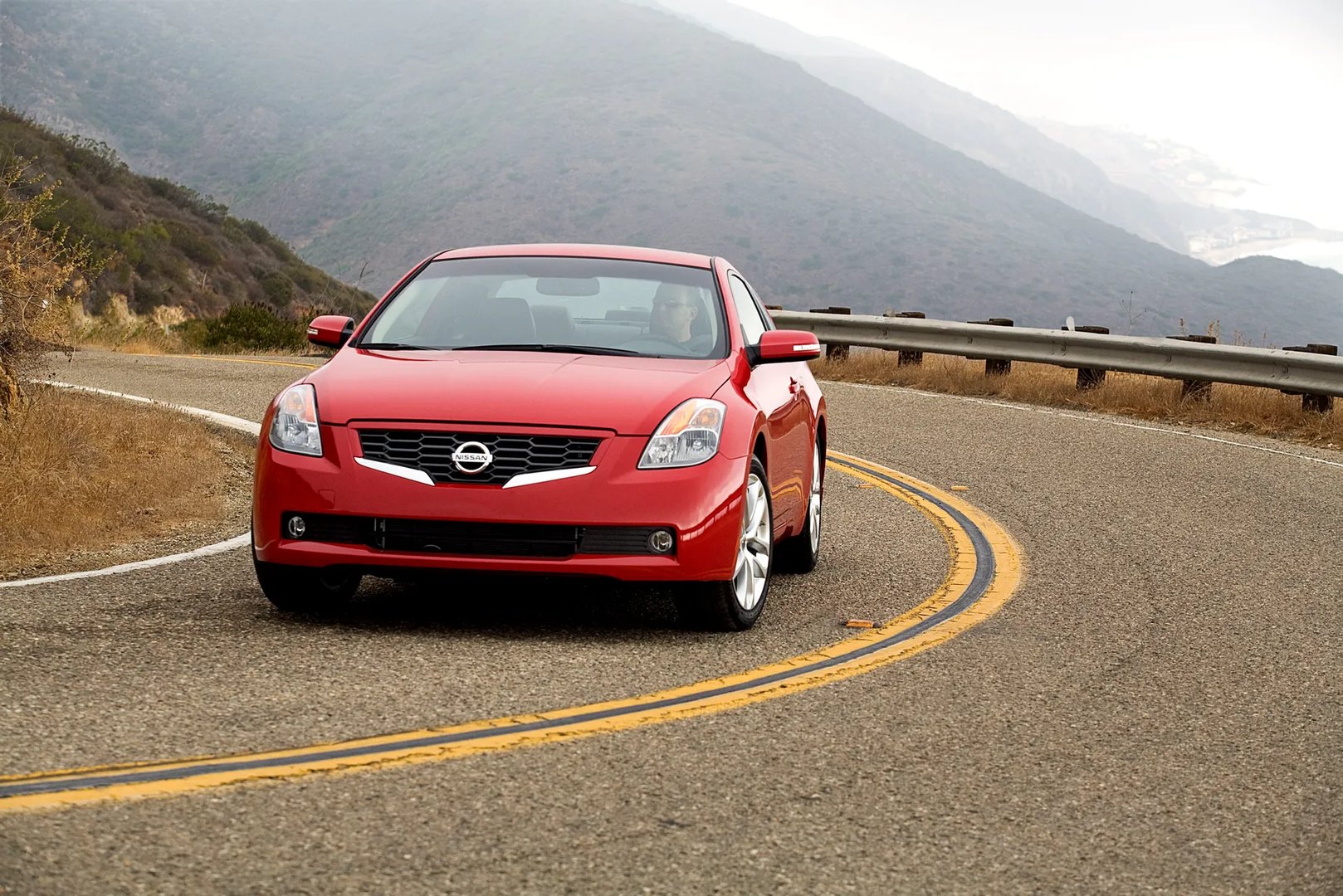 Nissan_Altima_4_generation__Coupe__7.jpg