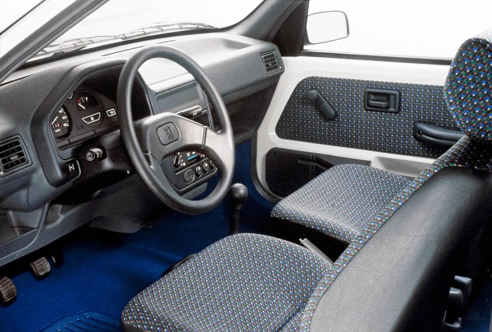 Peugeot_106_1_generation__Mini_3-doors__10.jpg