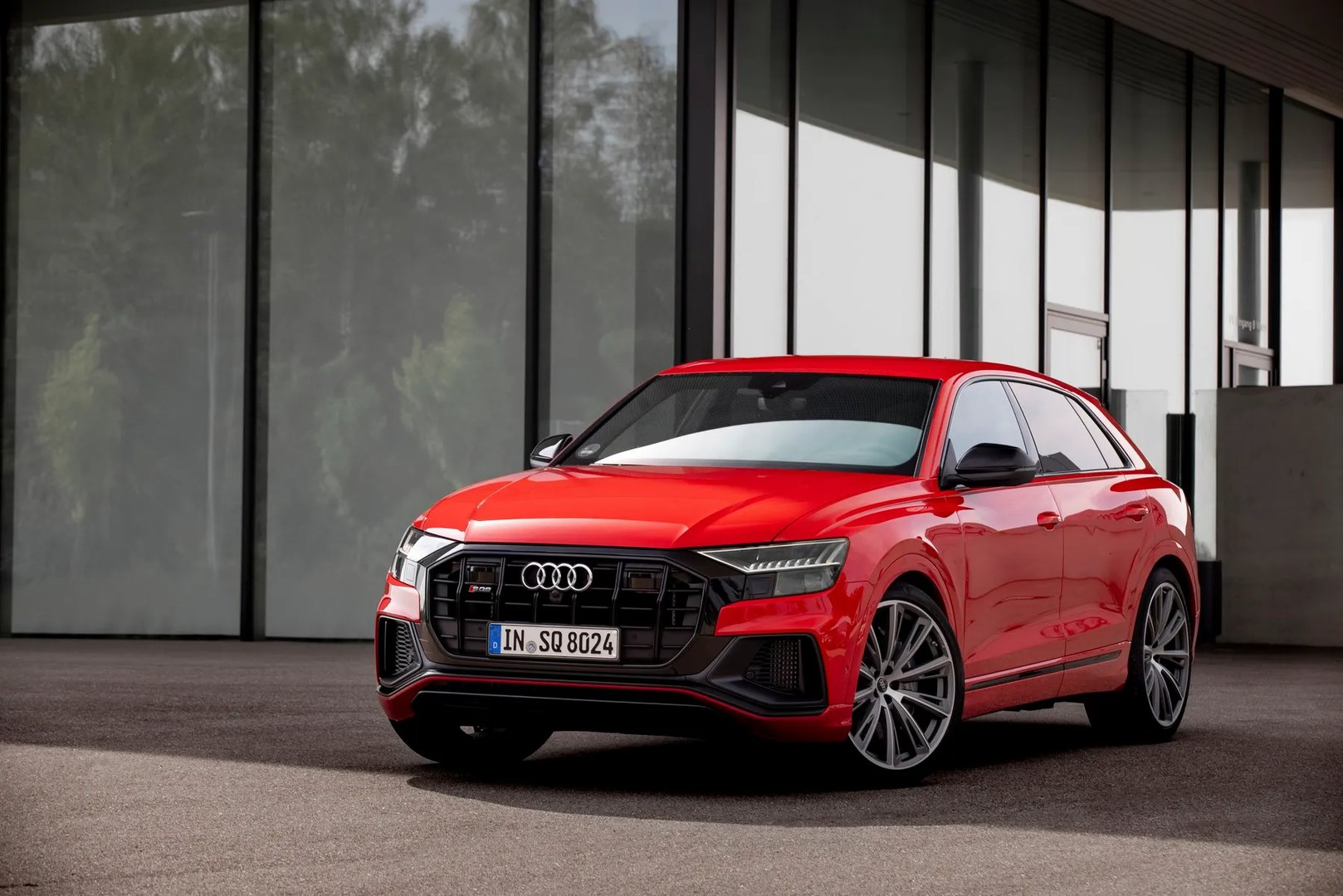 Audi_SQ8_1_generation__SUV_5-doors__4.jpg