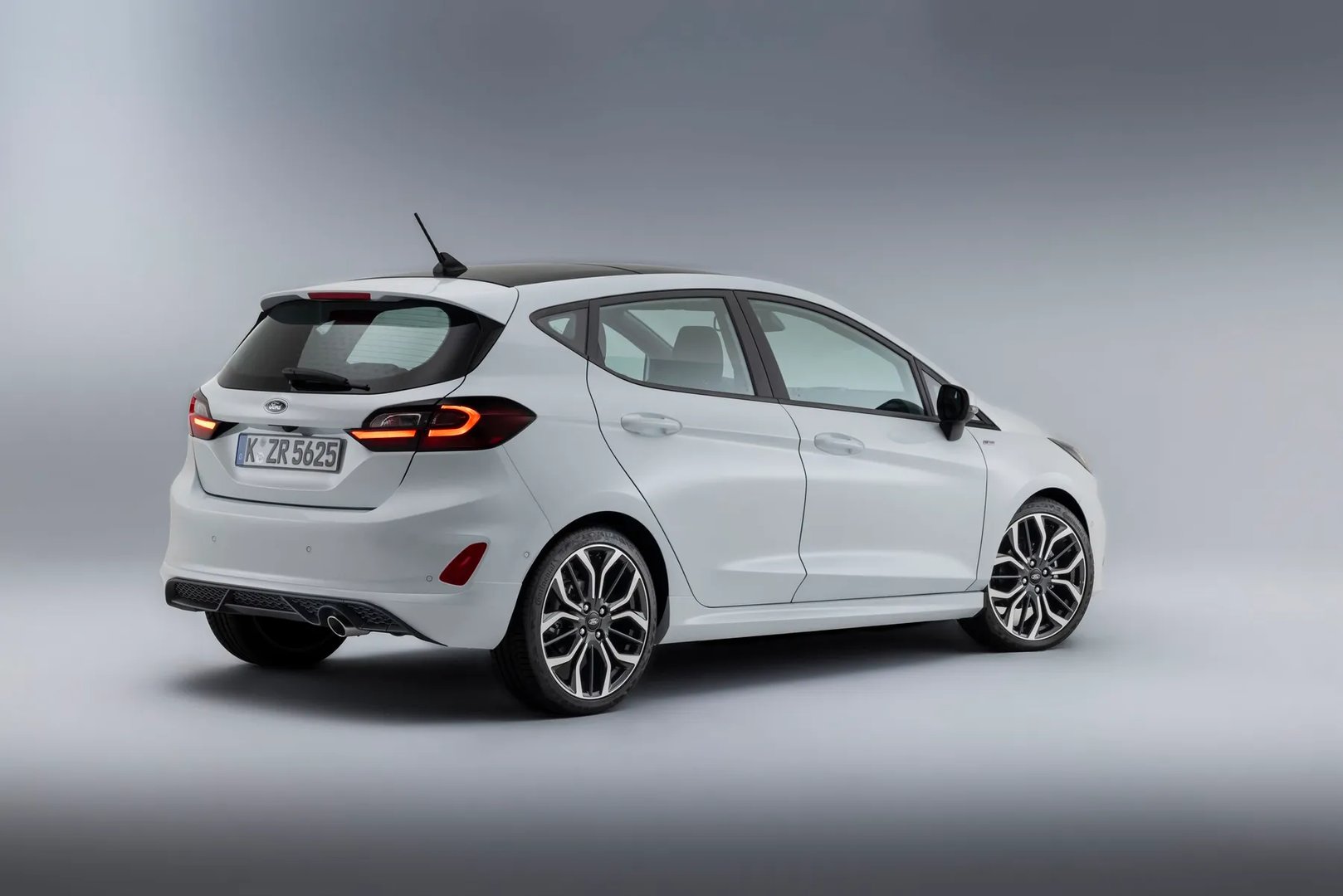 Ford_Fiesta_ST_7_generation_restyling_1__Mini_5-doors__1.jpg