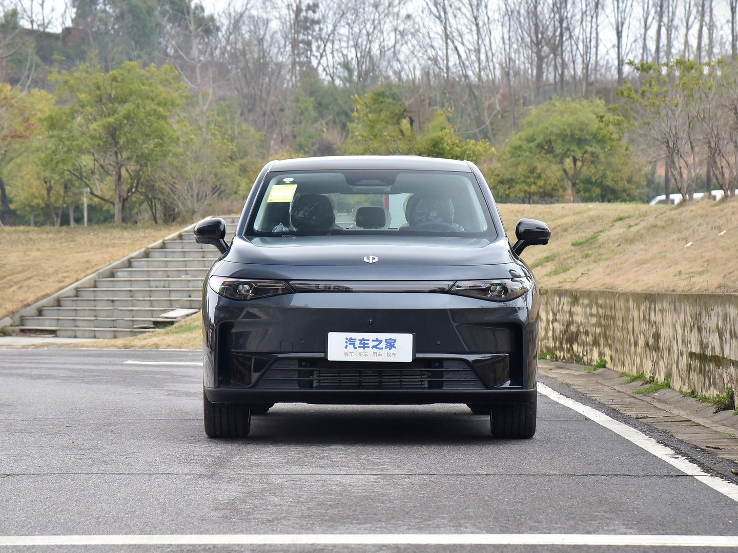 leapmotor_C10_1_generation__SUV_5-doors__20.jpg