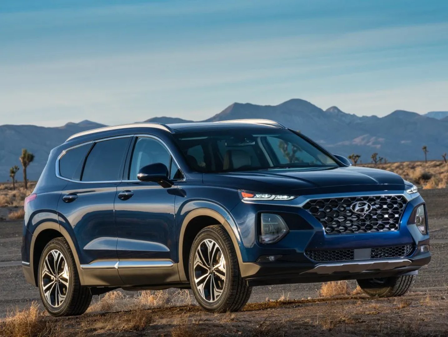 Hyundai_Santa_Fe_4_generation__SUV_5-doors__1.jpg