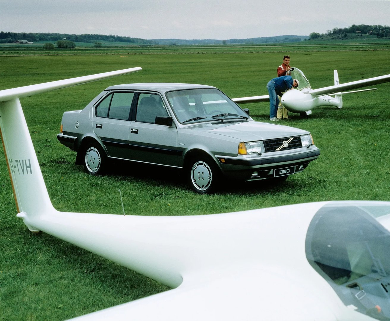 Volvo_300_Series_1_generation__Sedan__2.jpg