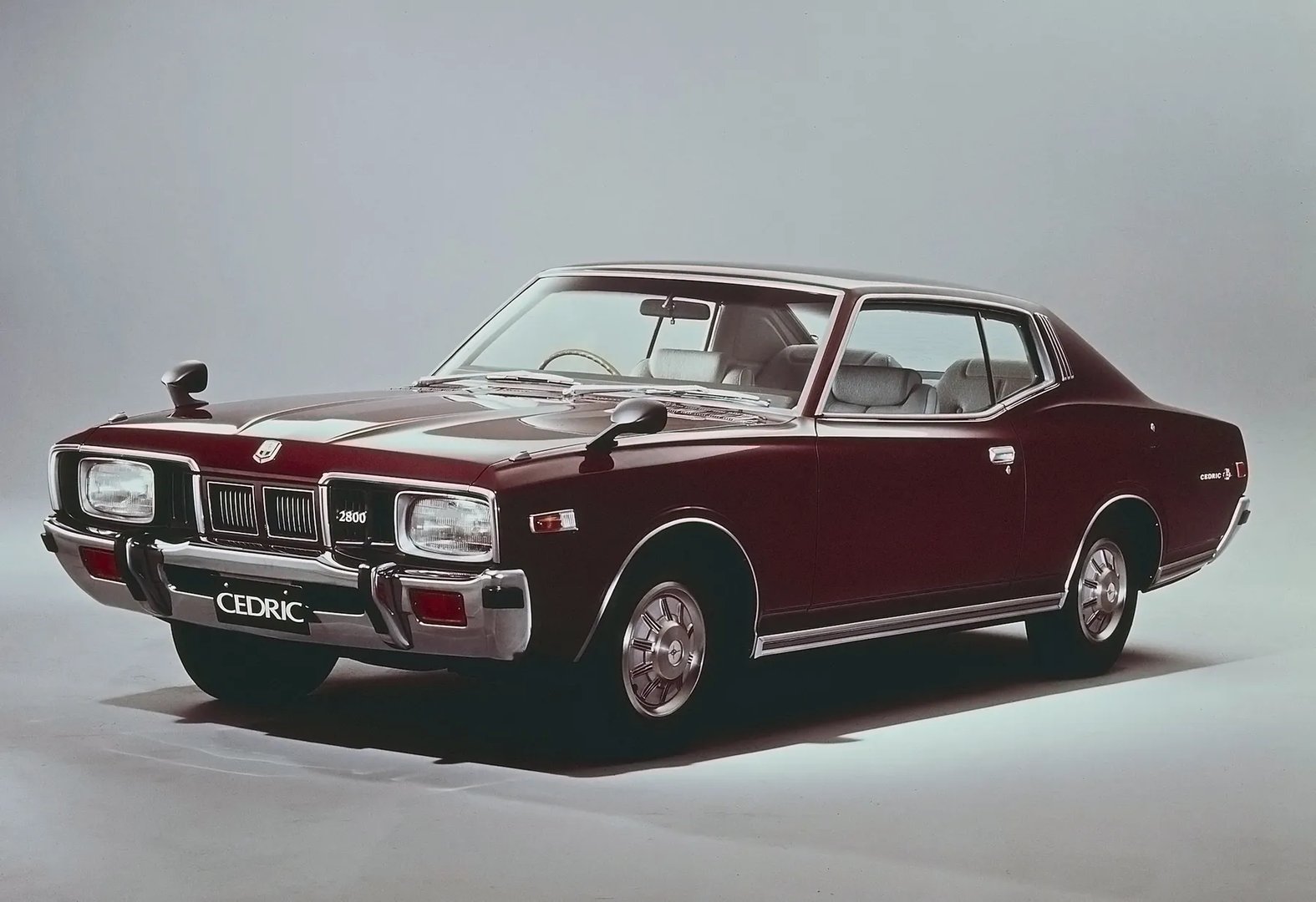 Nissan_Gloria_5_generation__Coupe__1.jpg