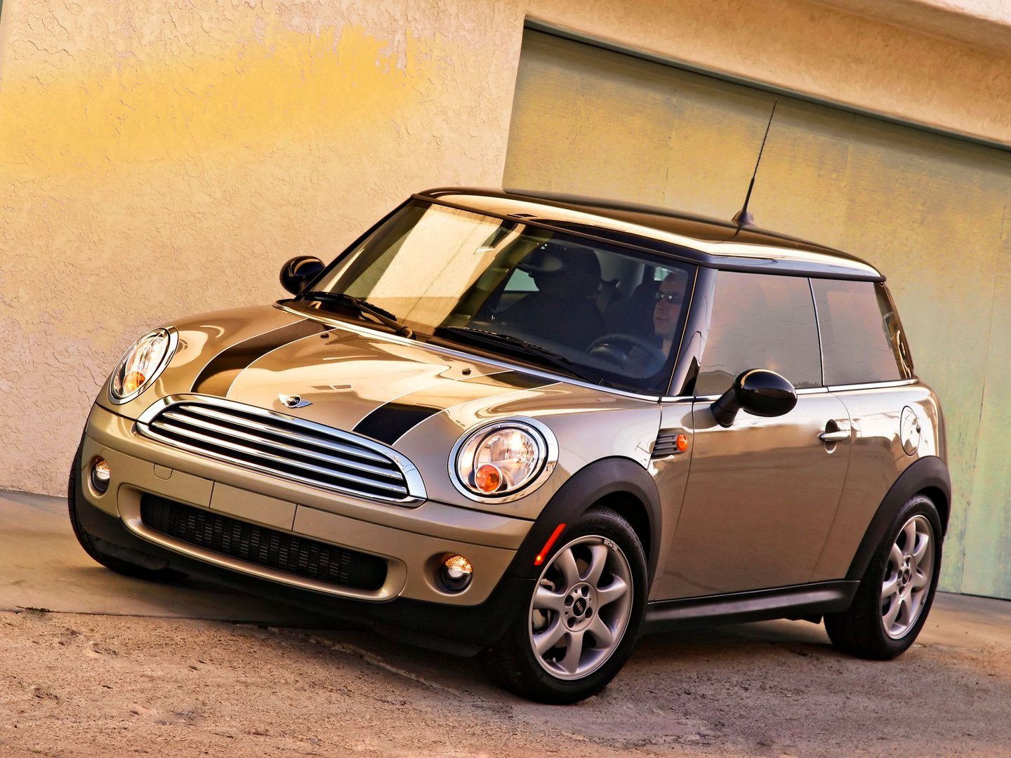 mini_Cooper_2_generation__Mini_3-doors__5.jpg