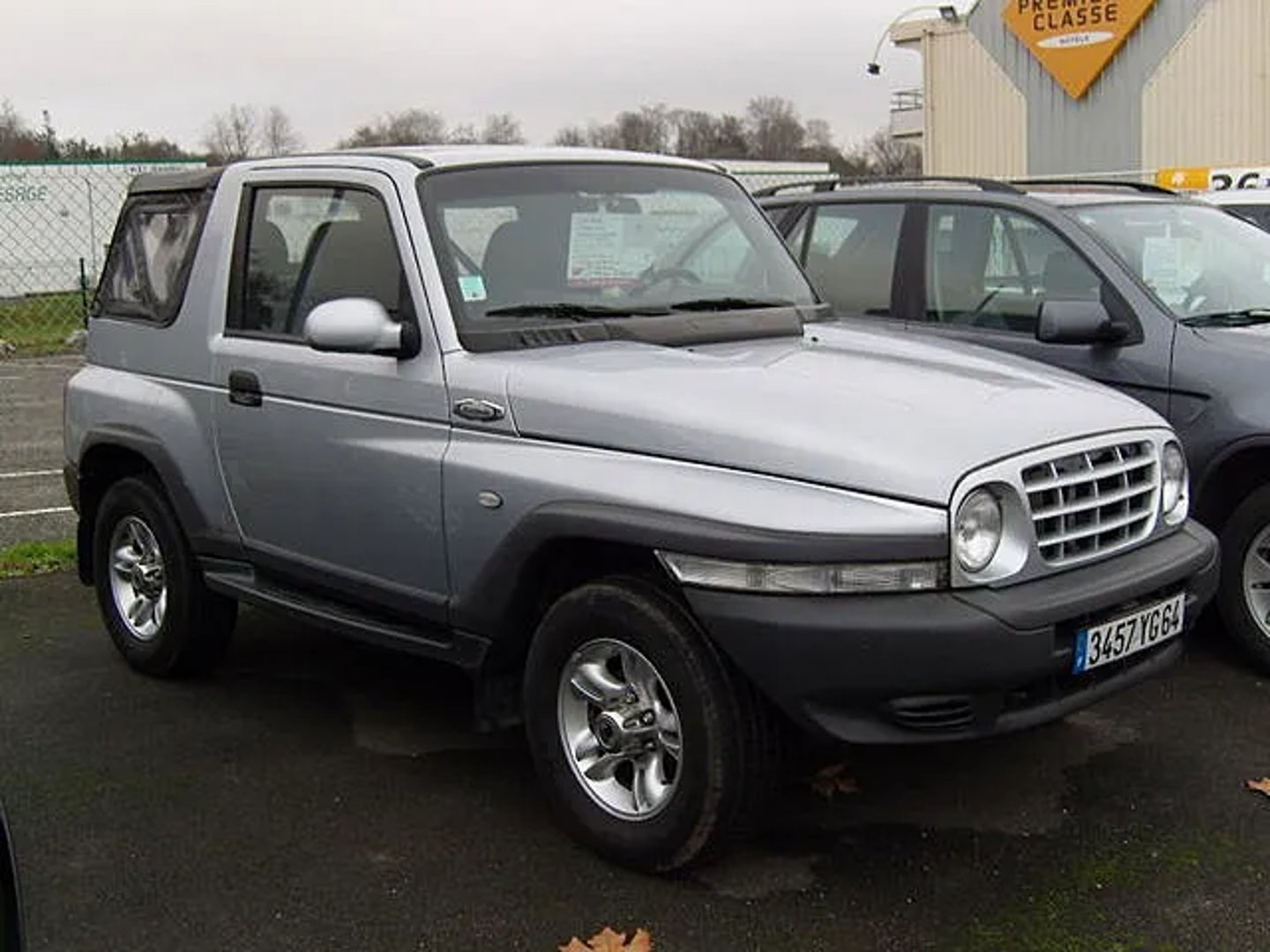 Daewoo_Korando_1_generation__SUV_cabriolet__2.jpg