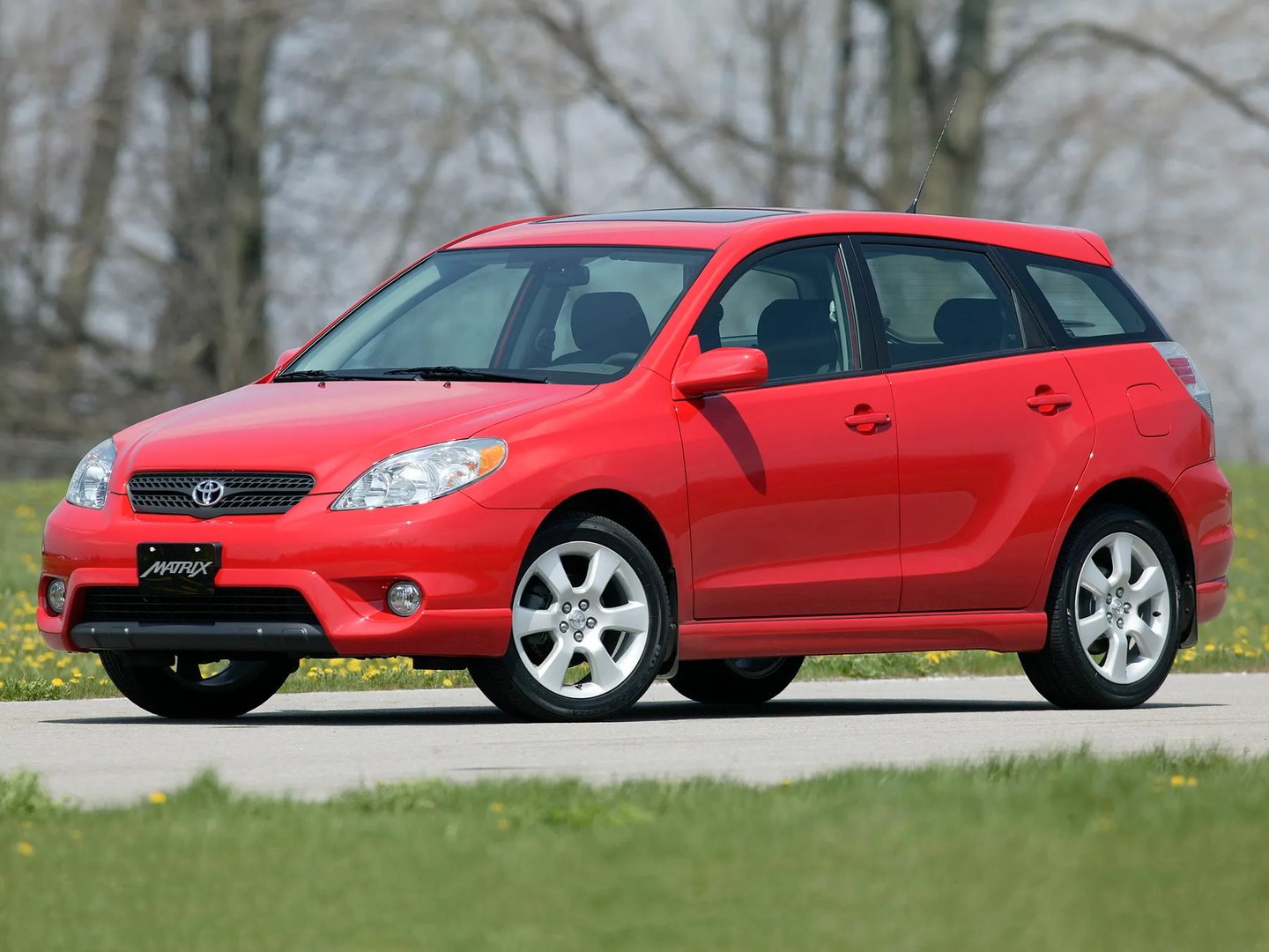 Toyota_Matrix_1_generation__Hatchback_5-door__12.jpg