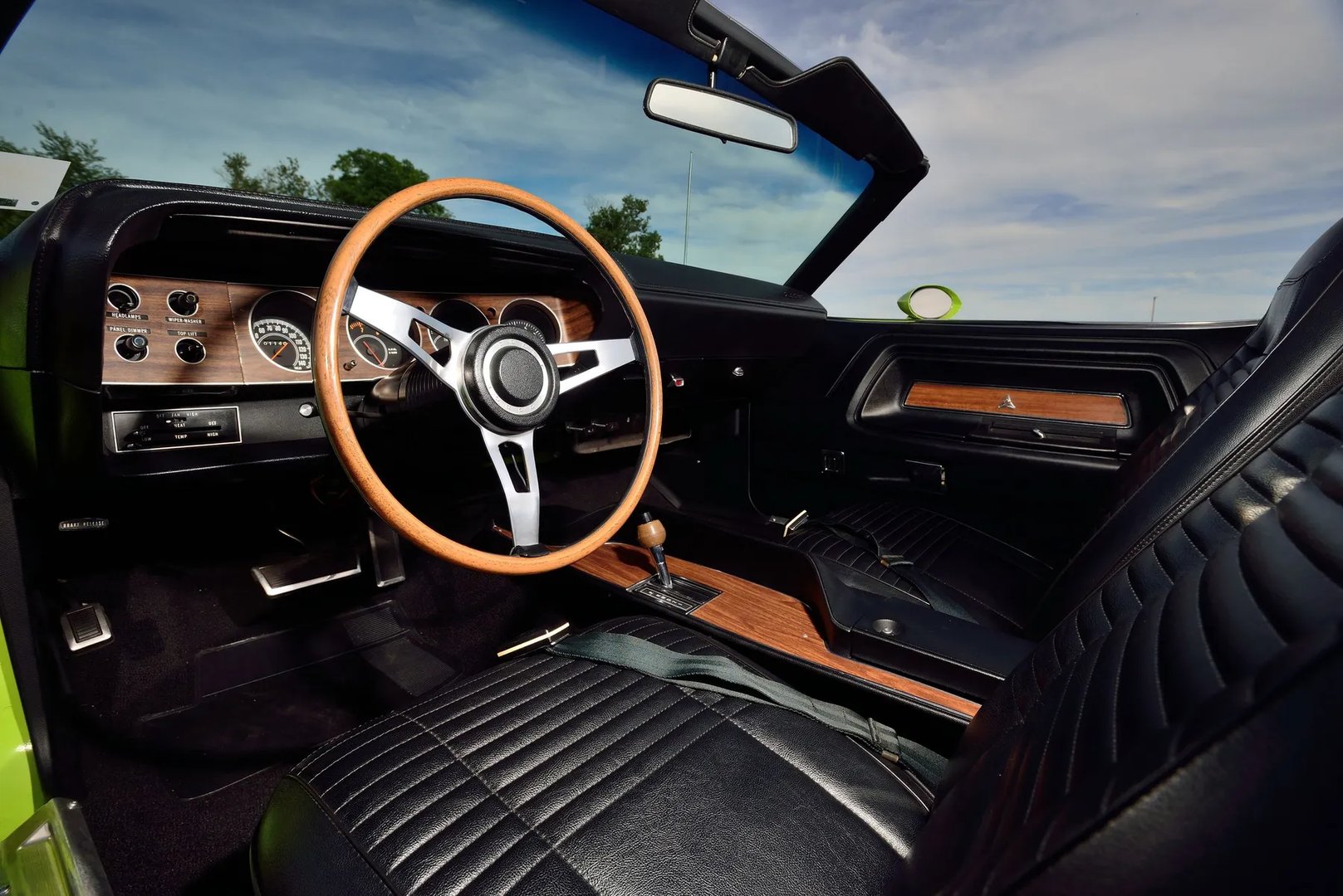 Dodge_Challenger_1_generation__Cabrio__12.jpg