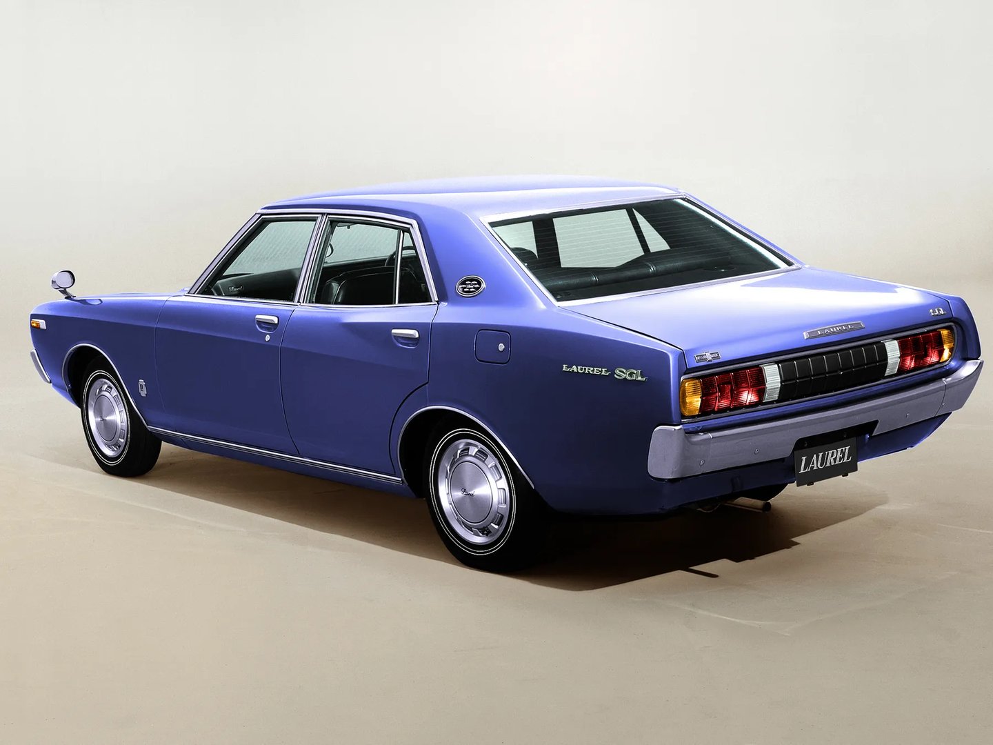 Nissan_Laurel_2_generation__Sedan__1.jpg