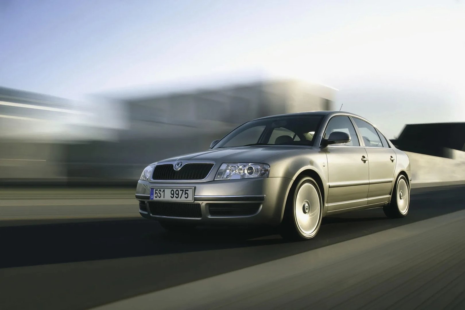 Skoda_Superb_1_generation_restyling__Sedan__7.jpg