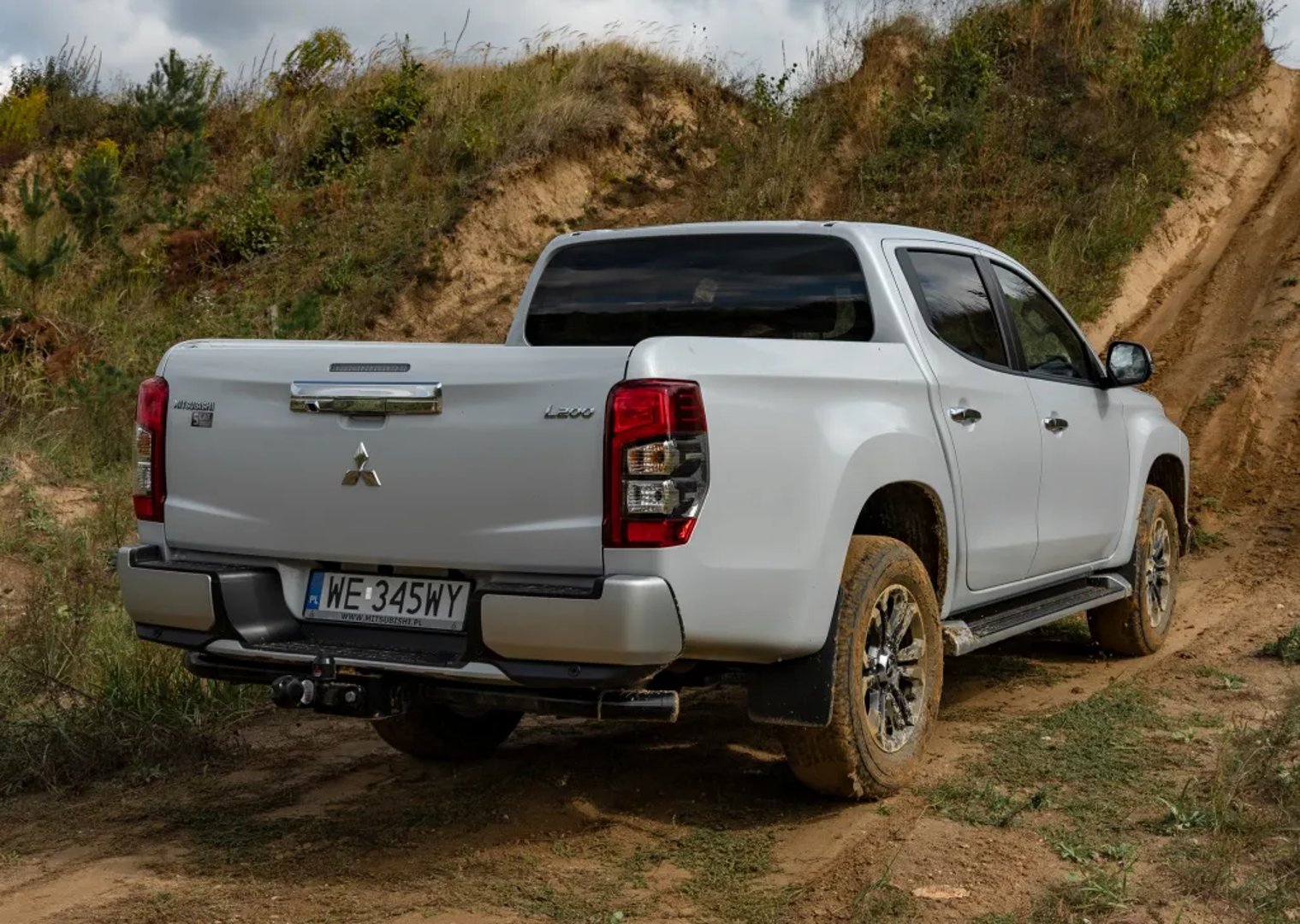 Mitsubishi_Triton_5_generation_restyling__Pickup_double-cab__9.jpg
