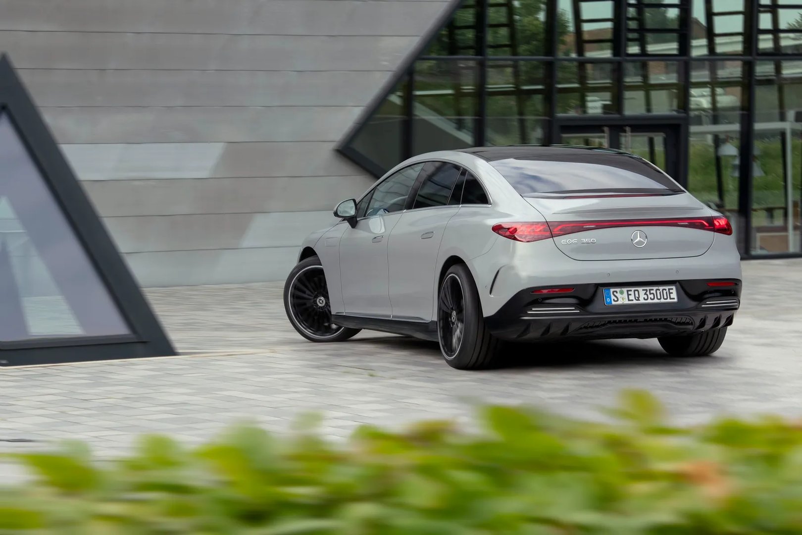 Mercedes_EQE_1_generation__Sedan__11.jpg