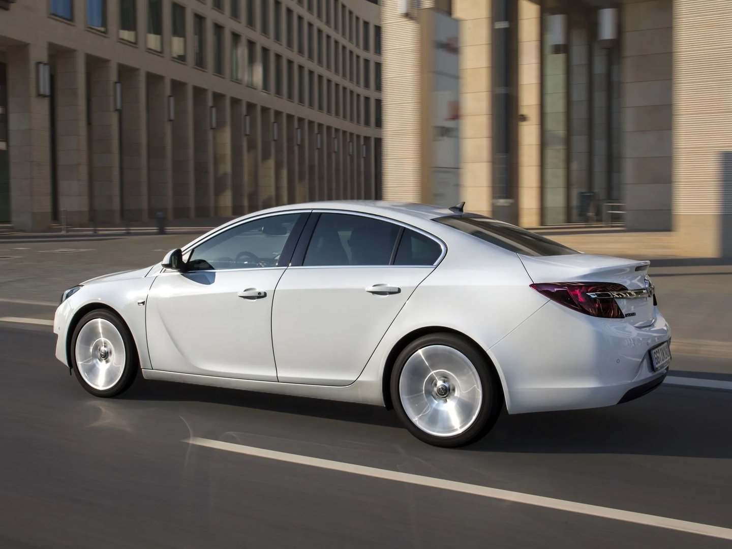 Opel_Insignia_1_generation_restyling__Sedan__2.jpg