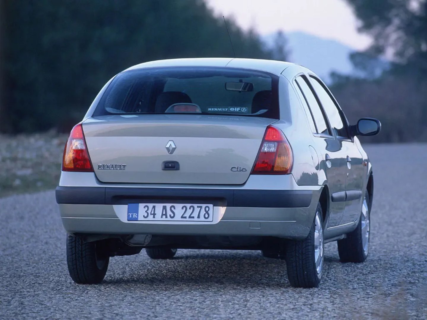 Renault_Thalia_1_generation_restyling__Sedan__5.jpg