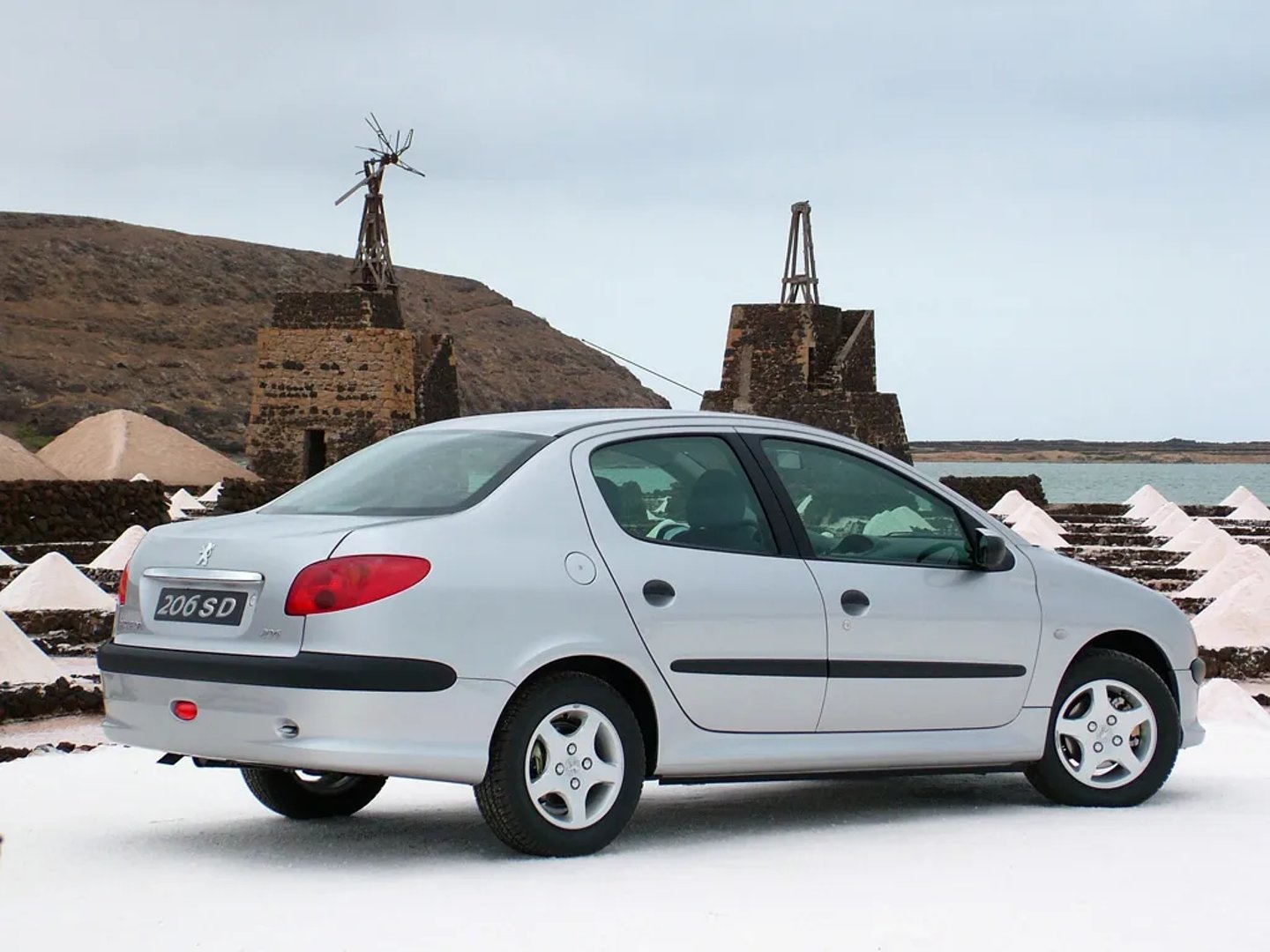 Peugeot_206_1_generation__Sedan__6.jpg