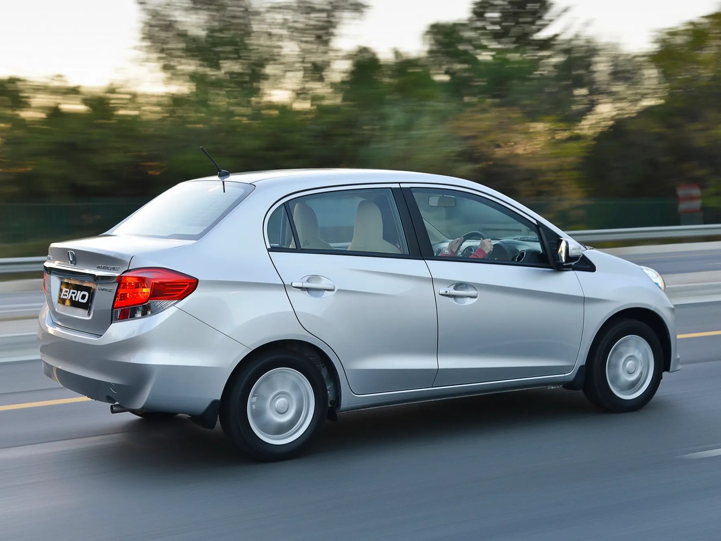 Honda_Brio_1_generation__Sedan__6.jpg