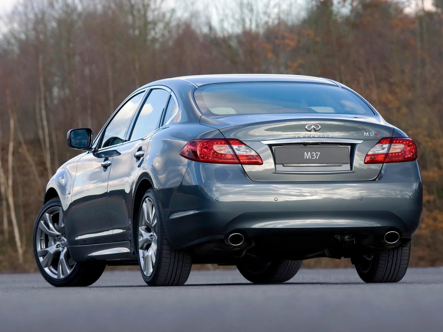 Infiniti_M_4_generation__Sedan__11.jpg