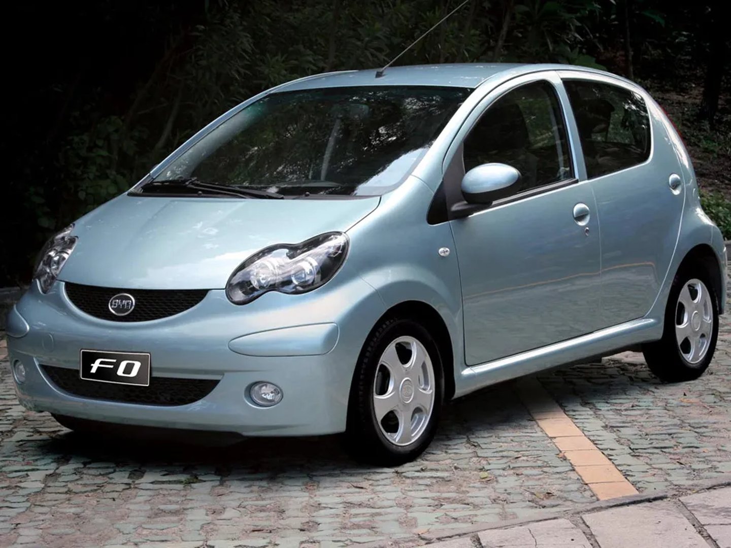 BYD_F0_1_generation__Mini_5-doors__5.jpg