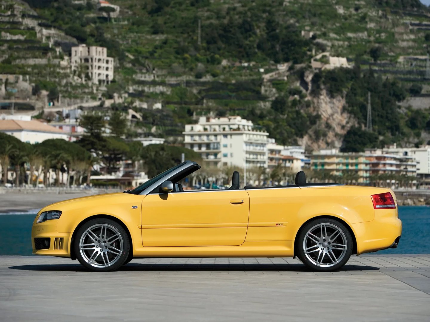 Audi_RS4_2_generation__Cabrio__3.jpg