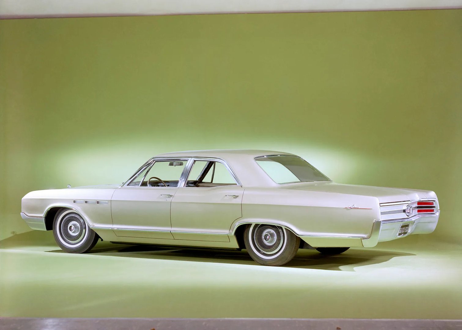 Buick_LeSabre_3_generation__Sedan_Hardtop__1.jpg