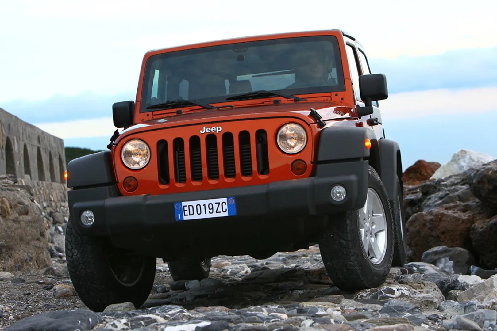 Jeep_Wrangler_3_generation__SUV_3-doors__11.jpg