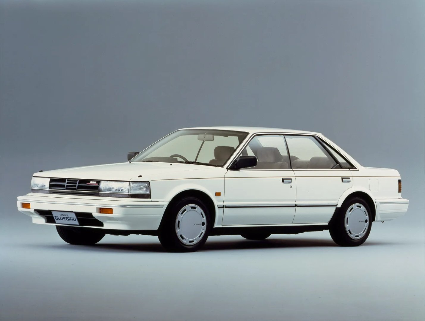 Nissan_Bluebird_7_generation__Sedan__1.jpg