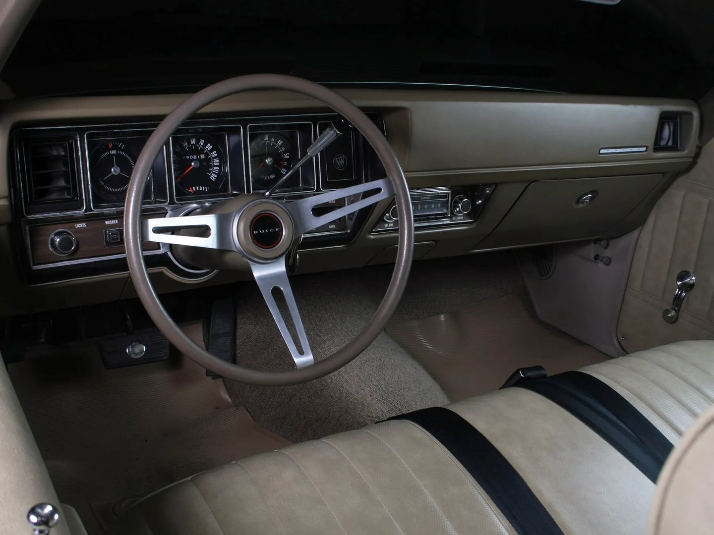 Buick_GS_1_generation__Coupe__13.jpg