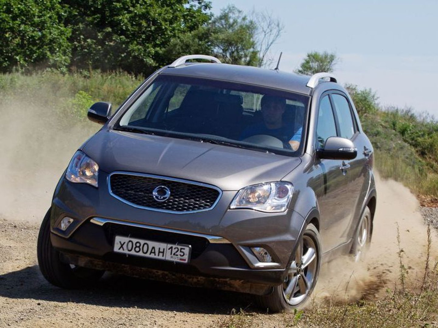 ssangyong_Actyon_2_generation__SUV_5-doors__4.jpg