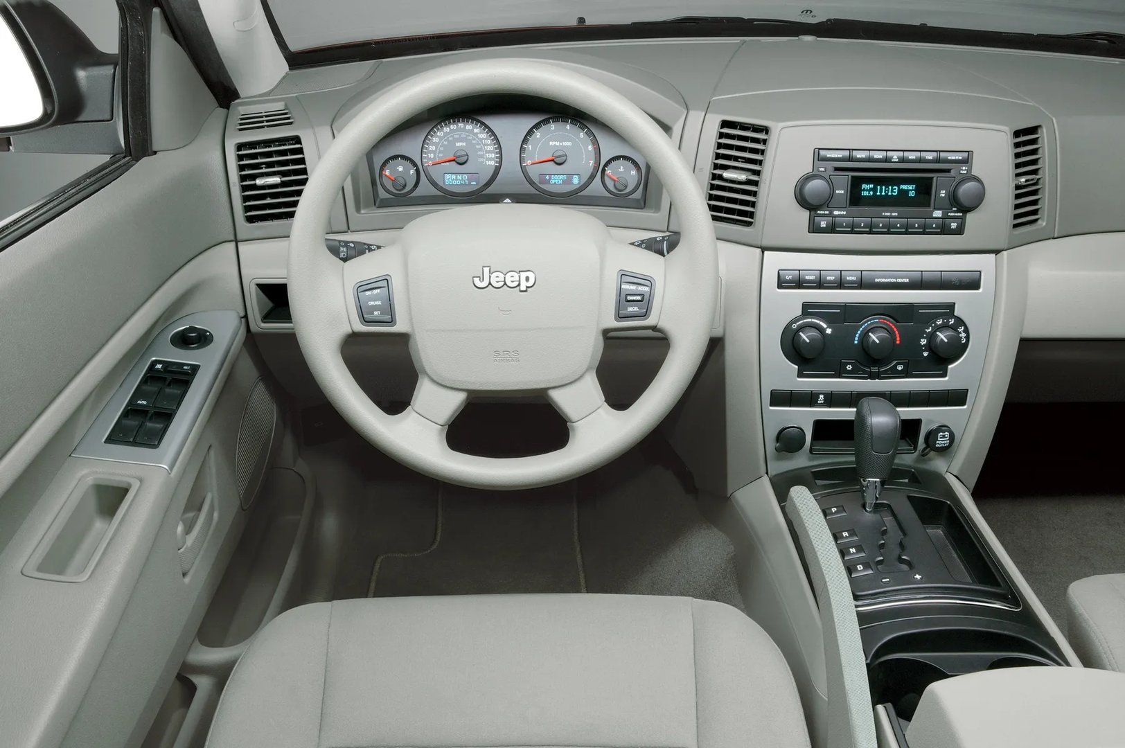 Jeep_Grand_Cherokee_3_generation__SUV_5-doors__13.jpg