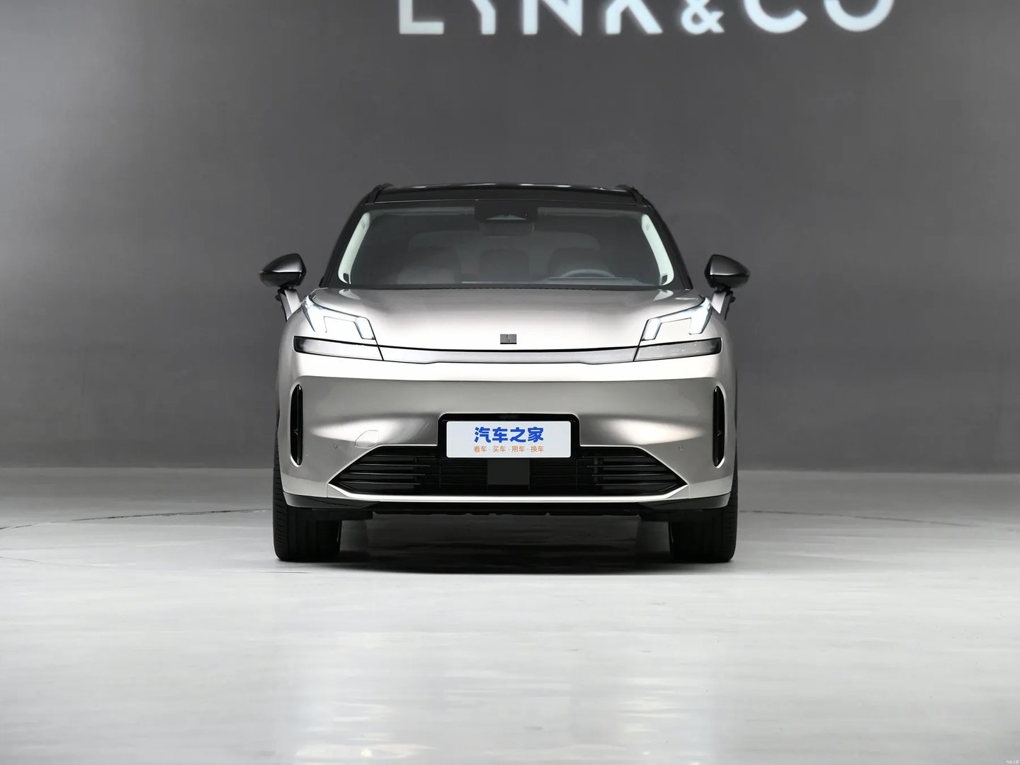 lynkco_08_1_generation__SUV_5-doors__6.jpg