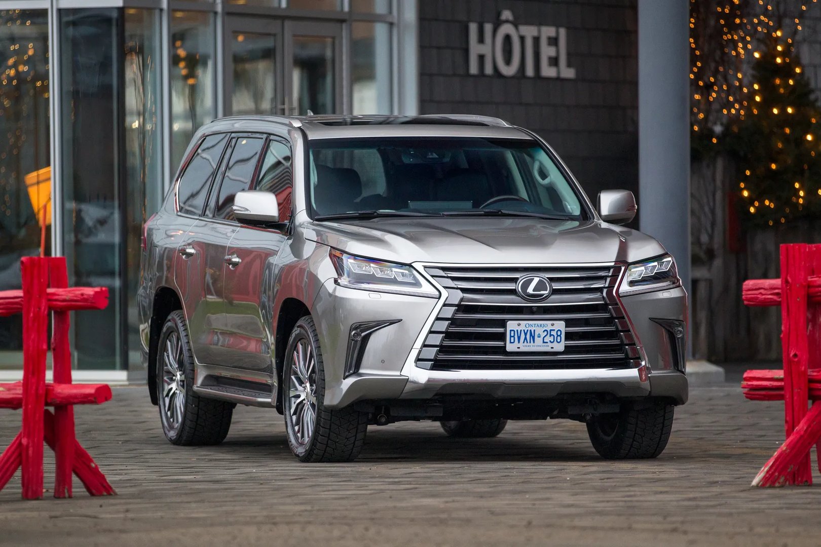Lexus_LX_3_generation_restyling_2__SUV_5-doors__4.jpg