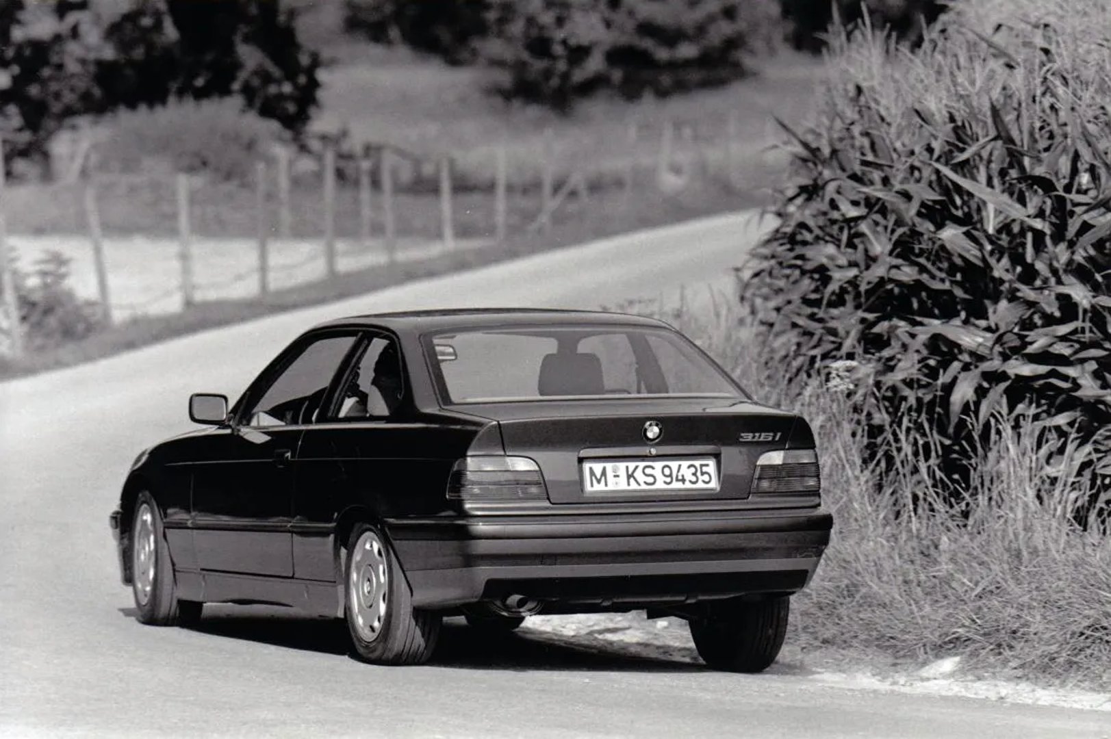BMW_3_series_3_generation__Coupe__5.jpg