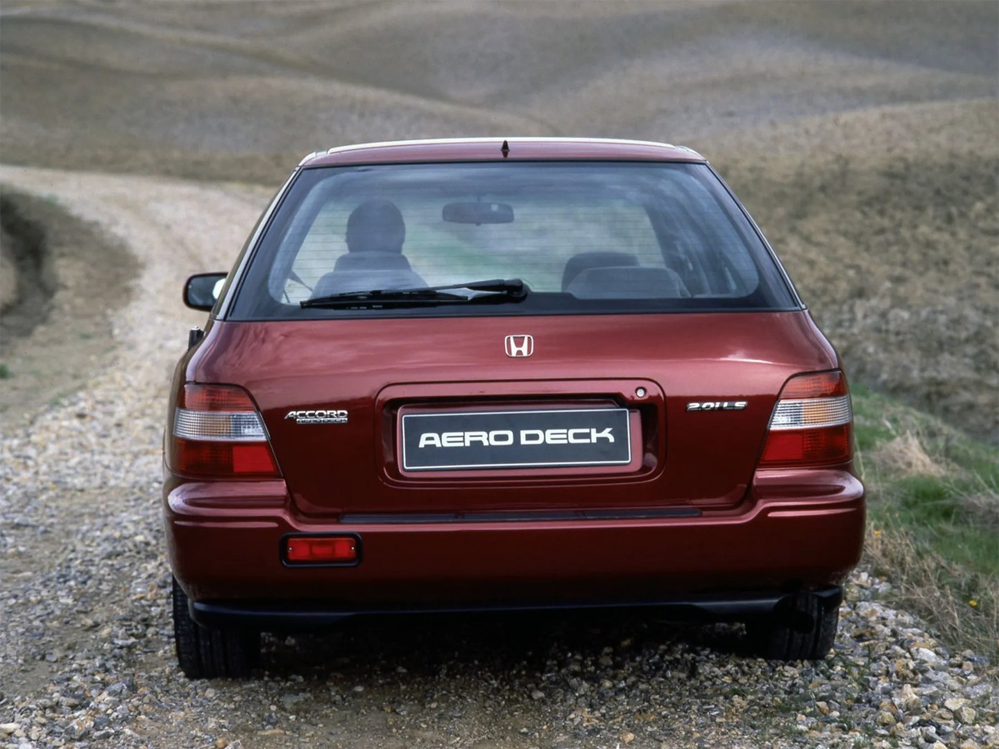 Honda_Accord_5_generation__Estate_5-door__7.jpg