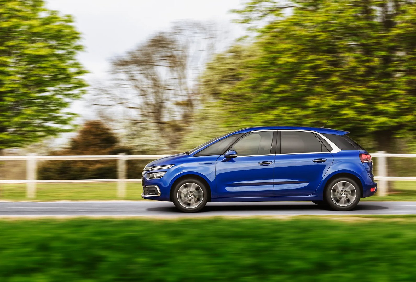 Citroen_C4_Picasso_2_generation_restyling__Compact_Van__3.jpg