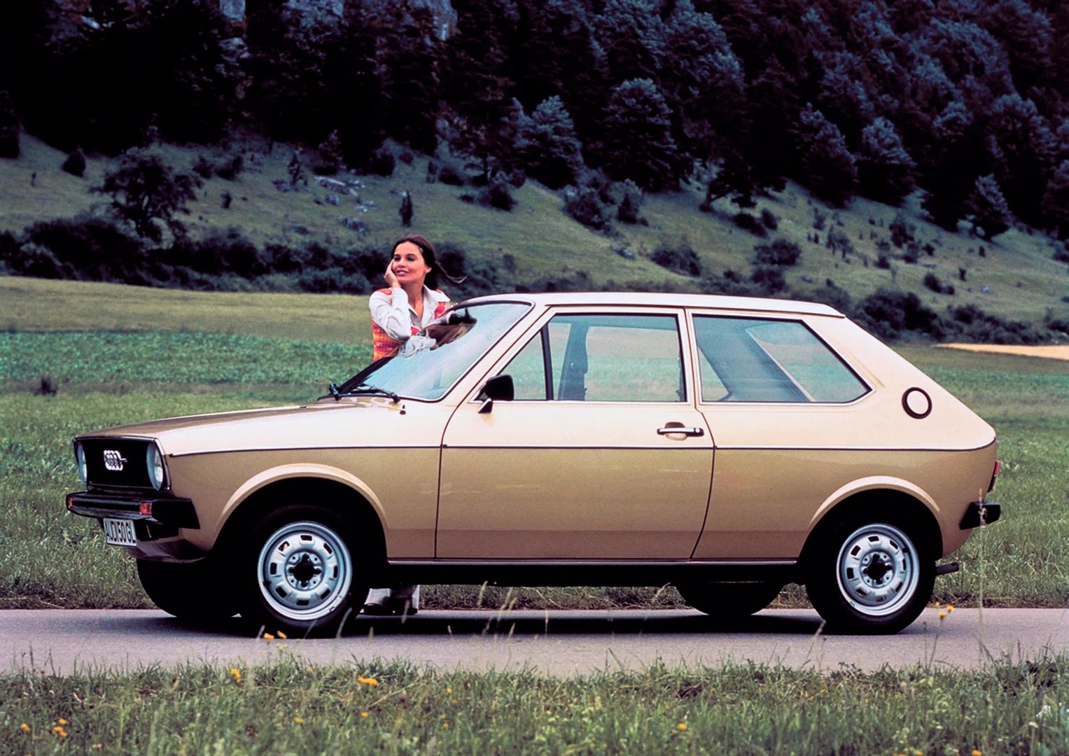 Audi_50_1_generation__Hatchback_3-door__6.jpg