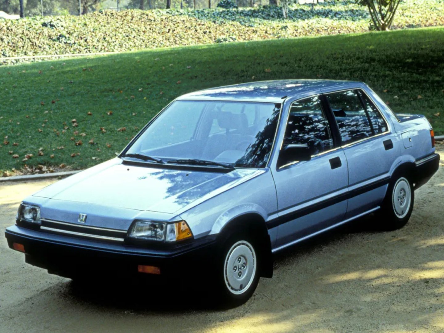 Honda_Civic_3_generation__Sedan__4.jpg