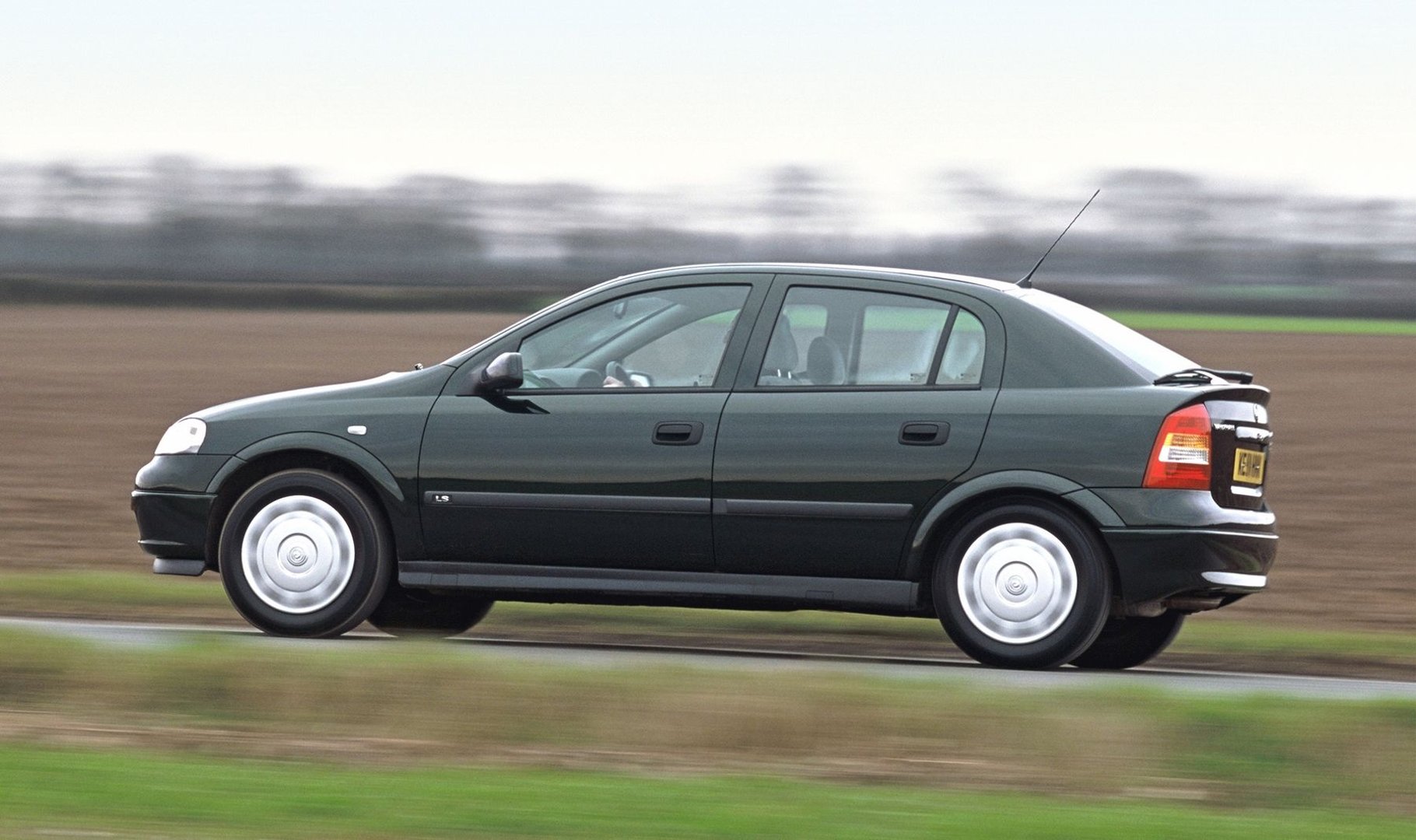 vauxhall_Astra_4_generation__Hatchback_5-door__6.jpg