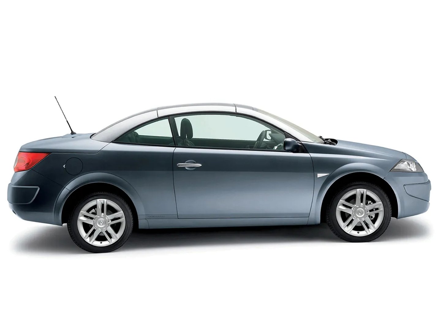Renault_Megane_2_generation_restyling__Cabrio__4.jpg