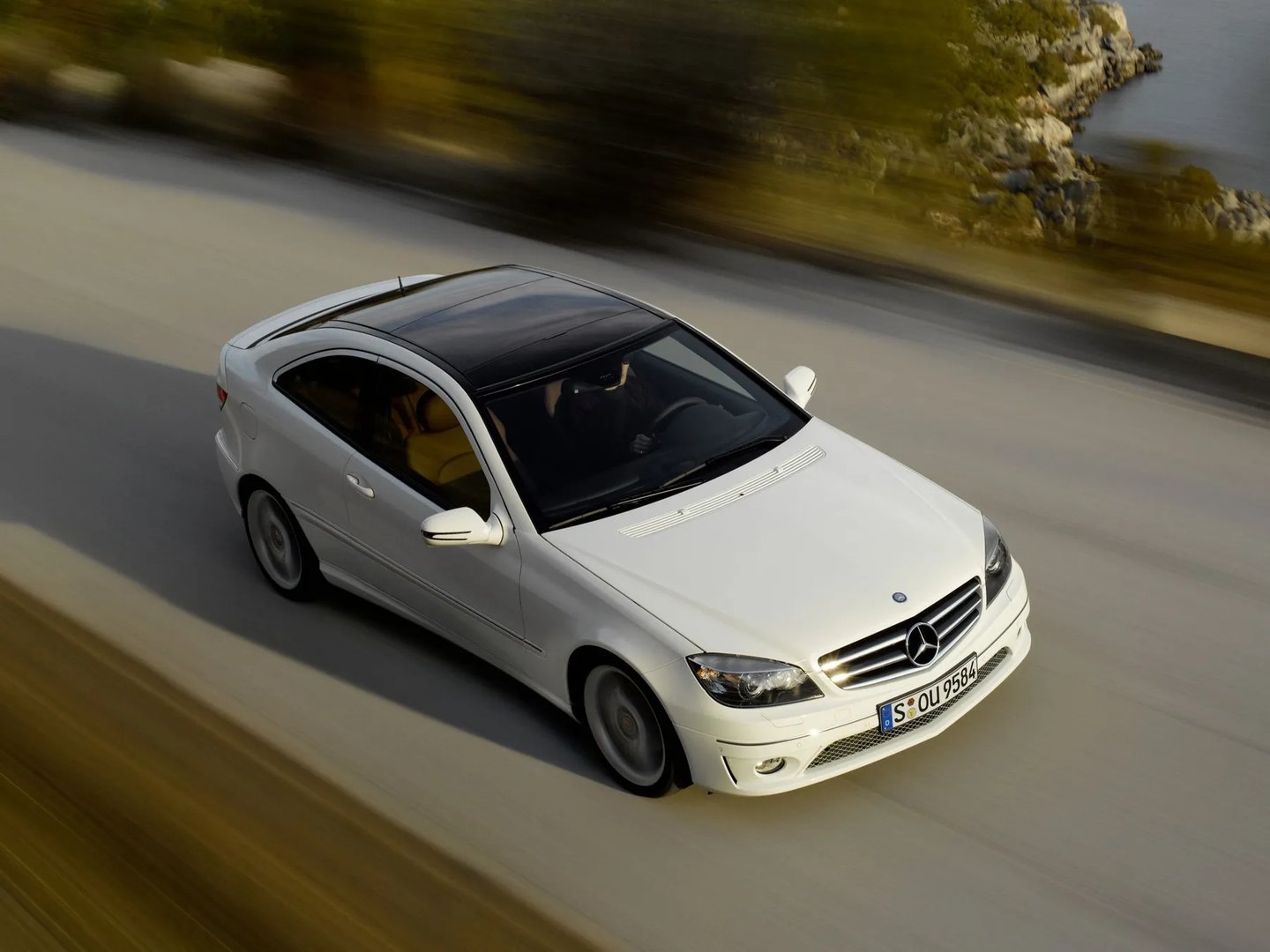 Mercedes_CLC-Class_1_generation__Coupe__10.jpg