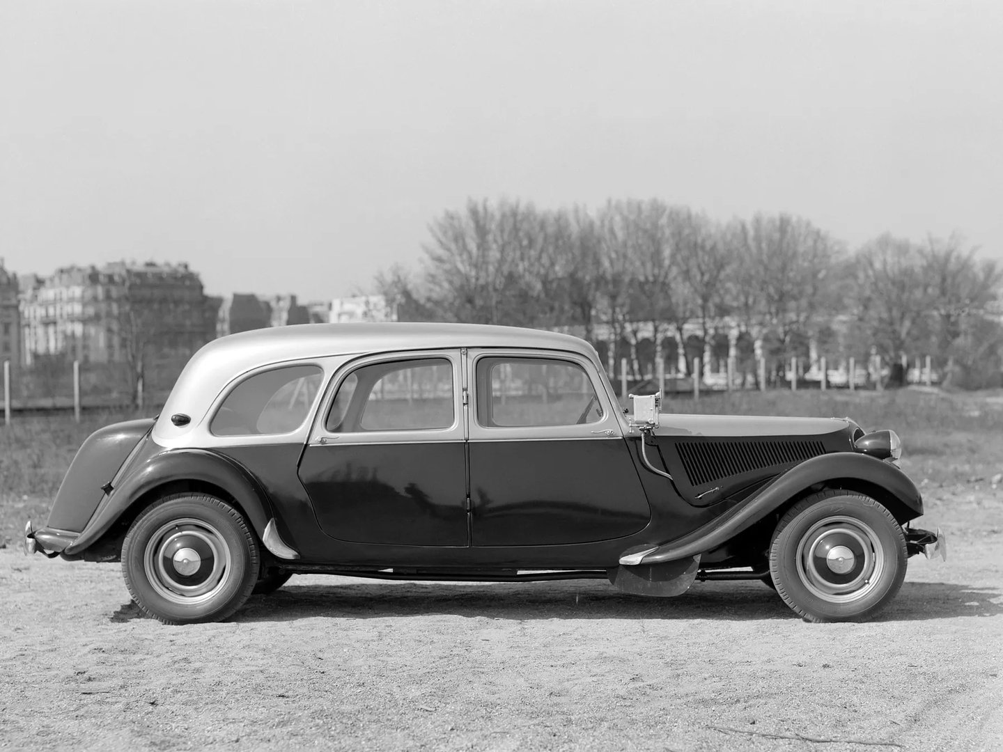 Citroen_Traction_Avant_1_generation__Estate_5-door__6.jpg