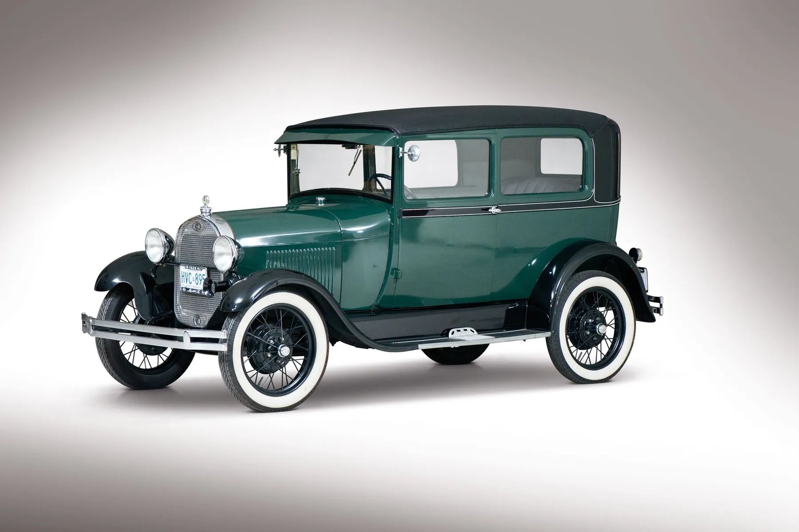 Ford_Model_A_1_generation__Sedan_2-doors__4.jpg