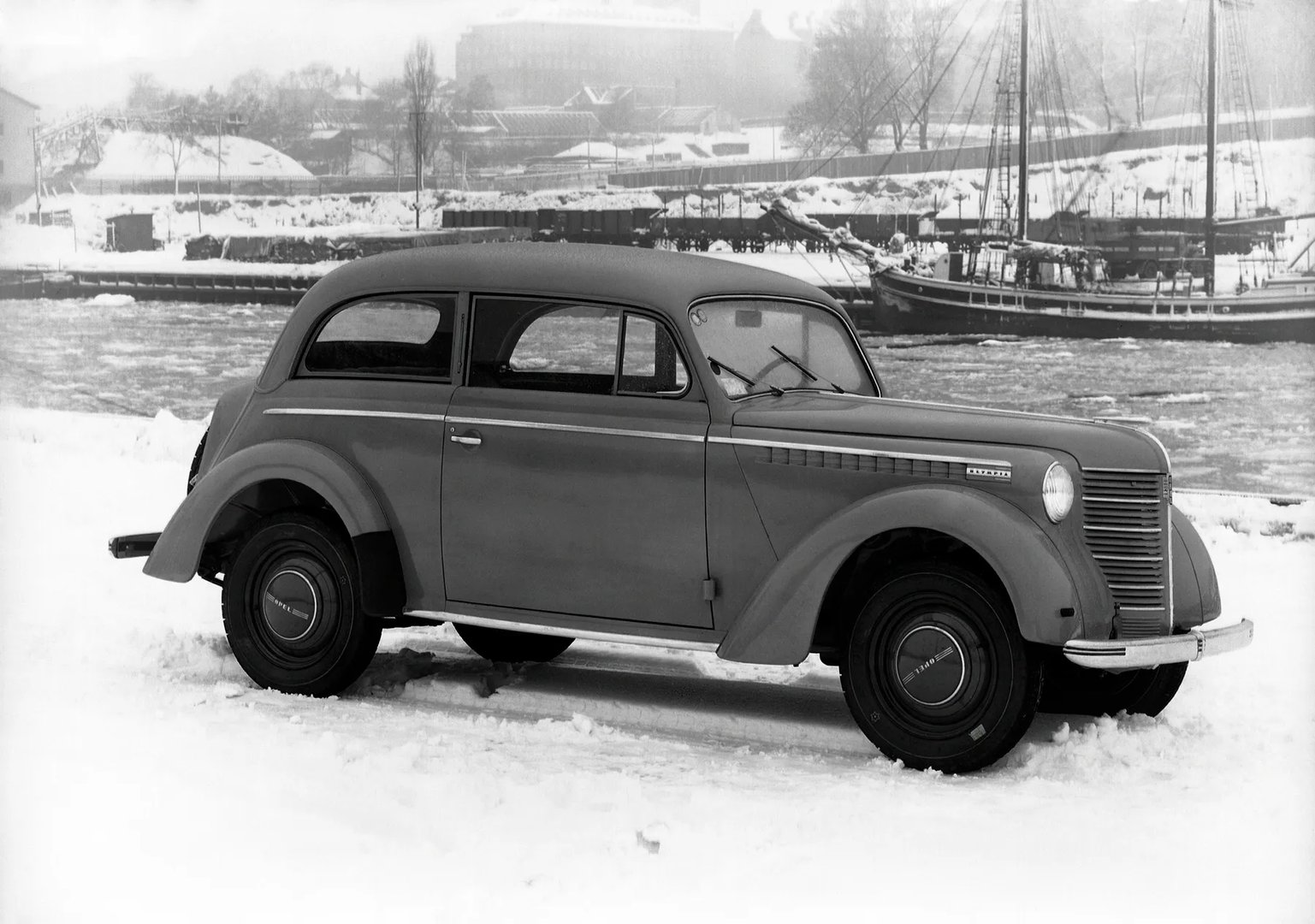 Opel_Olympia_2_generation__Coupe__1.jpg