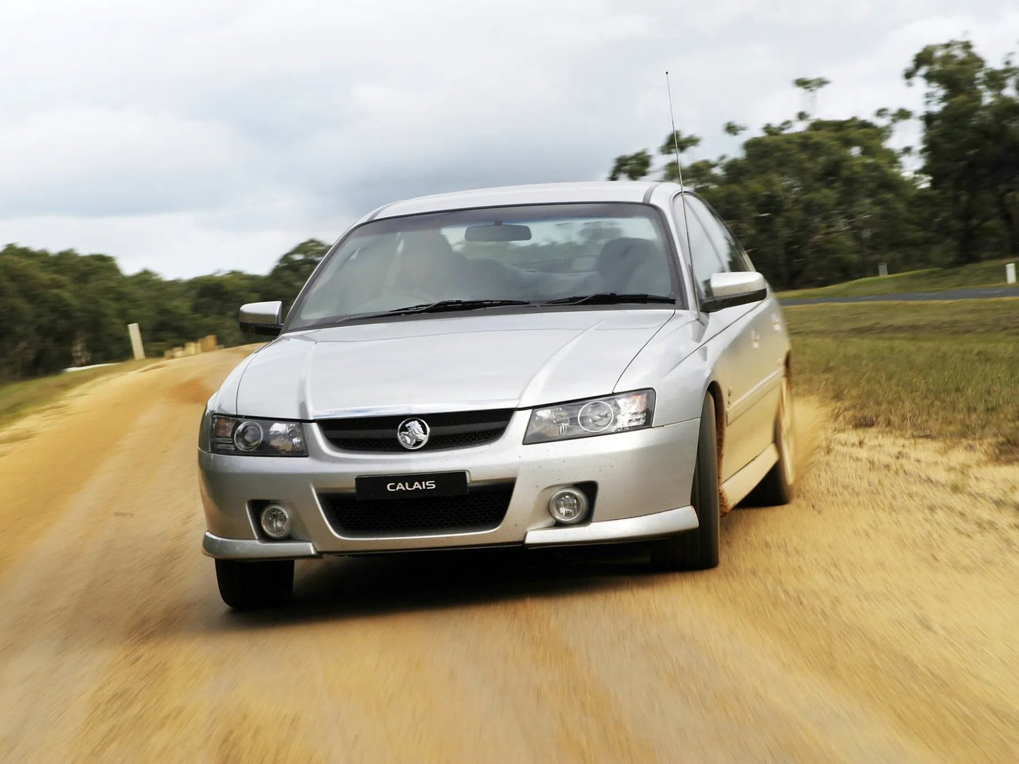 Holden_Calais_3_generation__Sedan__7.jpg