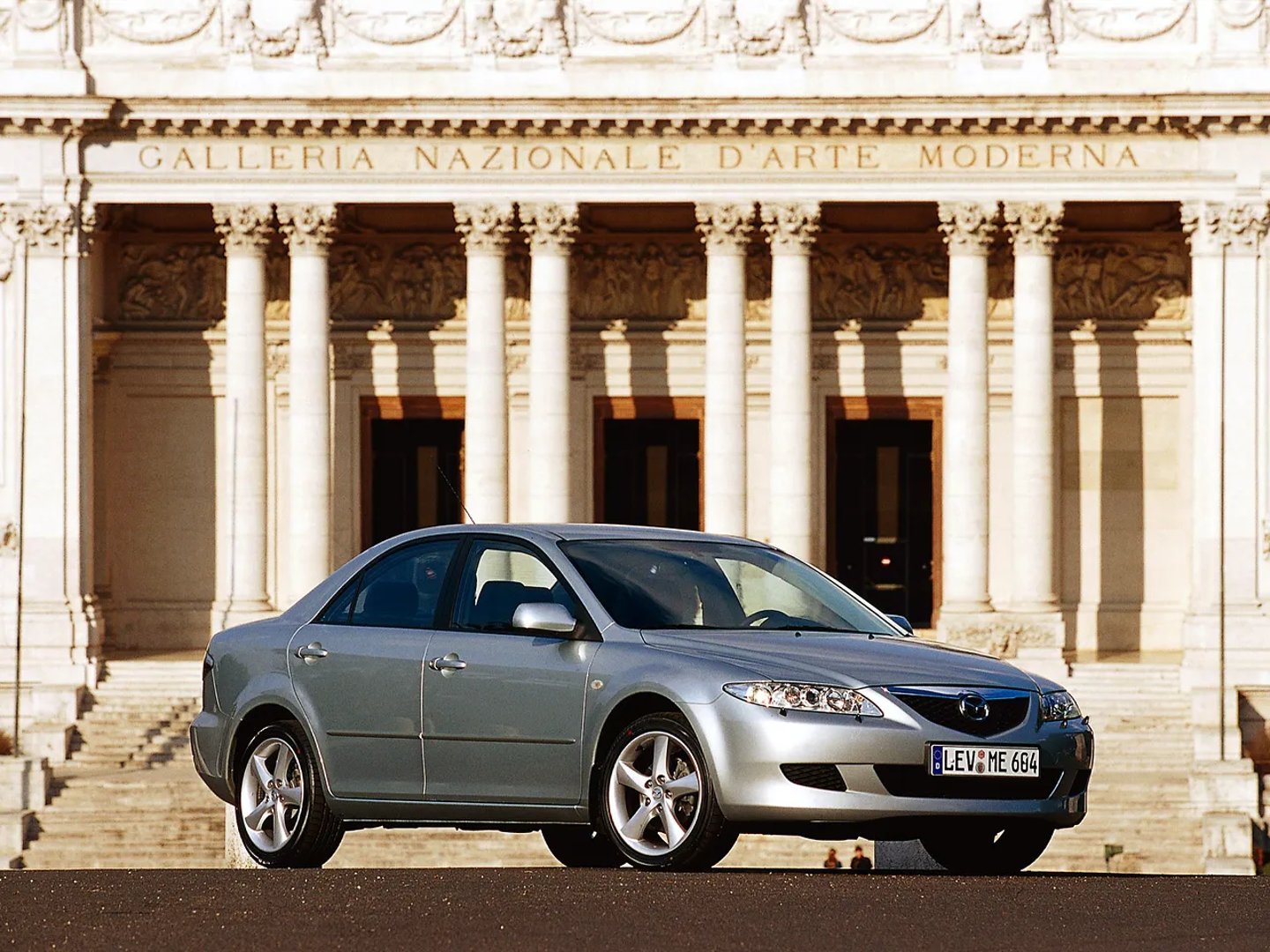 Mazda_6_1_generation__Sedan__13.jpg