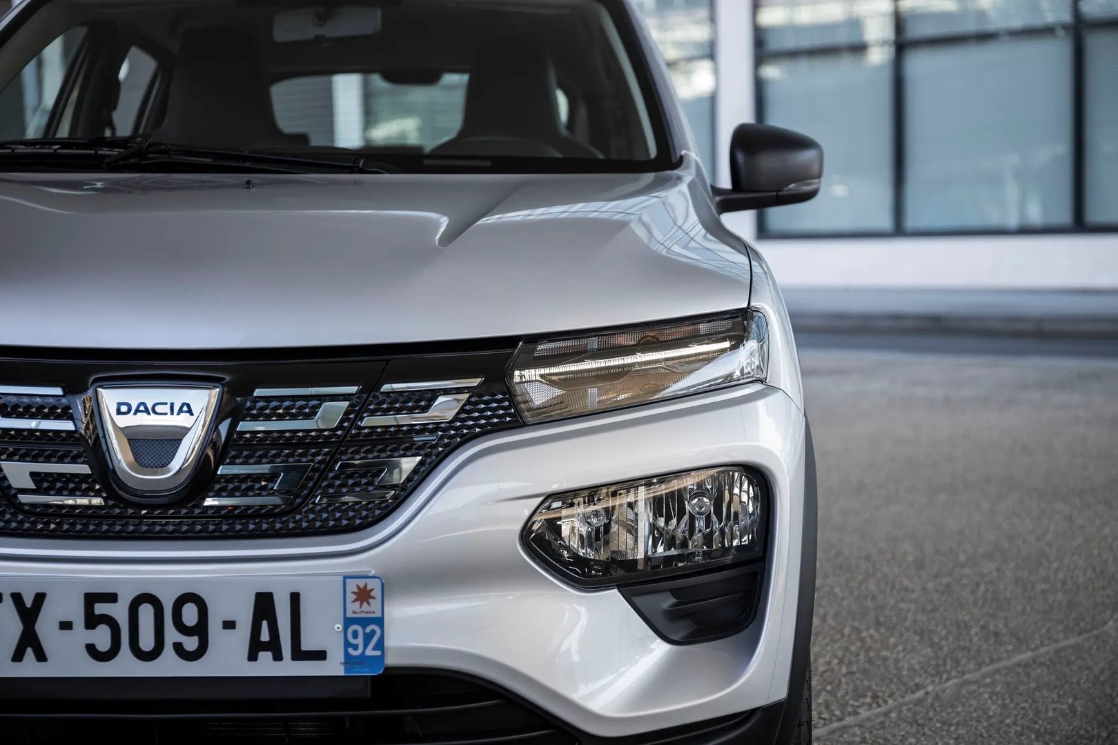 Dacia_Spring_1_generation__SUV_5-doors__5.jpg