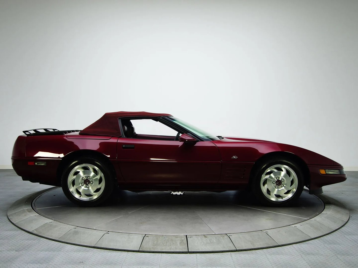 Chevrolet_Corvette_4_generation__Roadster__3.jpg