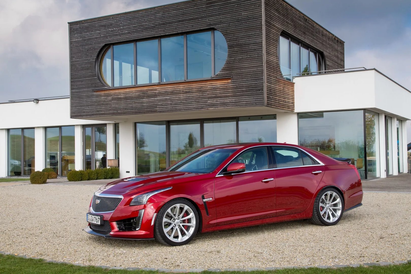 Cadillac_CTS-V_3_generation__Sedan__10.jpg