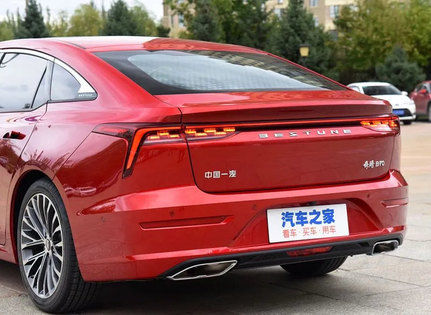 FAW_Besturn_B70_3_generation__Liftback__12.jpg