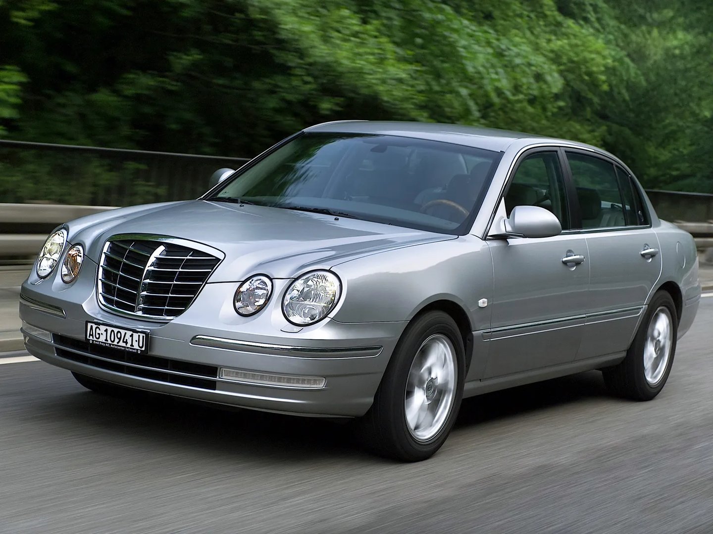 Kia_Opirus_1_generation__Sedan__6.jpg
